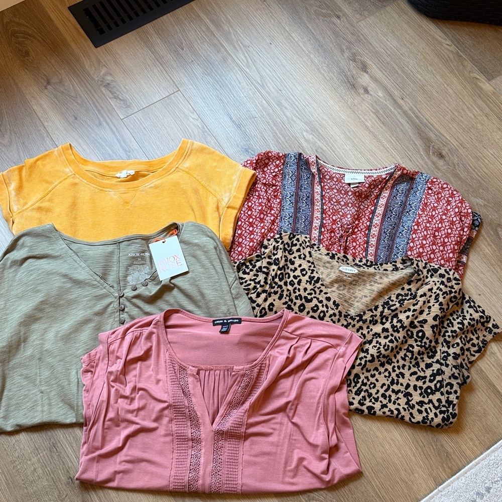Lot of FIVE short sleeved shirts